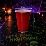 Mein Shop 6 Bierpong-Set mit rotem Plastikbecher und Maßen auf einem Tisch im Halloween-Design