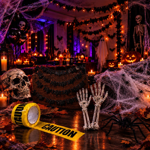 Mein Shop 6 Halloween Deko-Bundle mit Skelettschädel, Spinnennetz, Warnband und Fledermaus-Girlande für Grusel-Partys